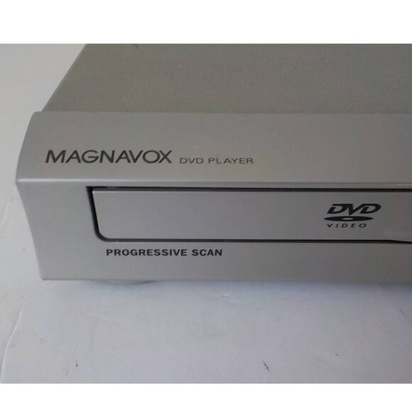 Magnavox MSD124 Progressive Scan DVD Player - It Turns On - Picture 2 of 13